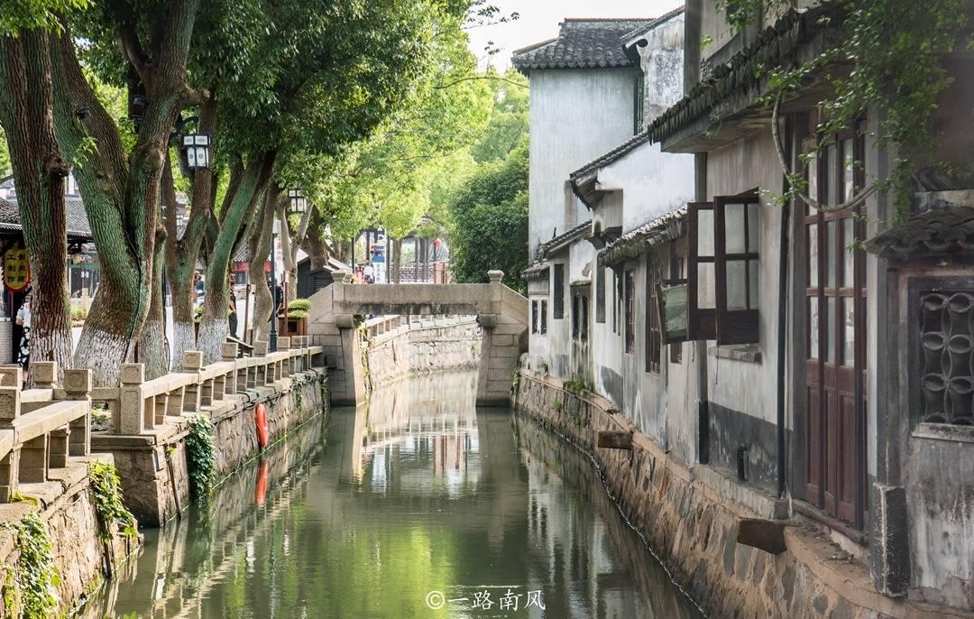 逃离荒凉的地方